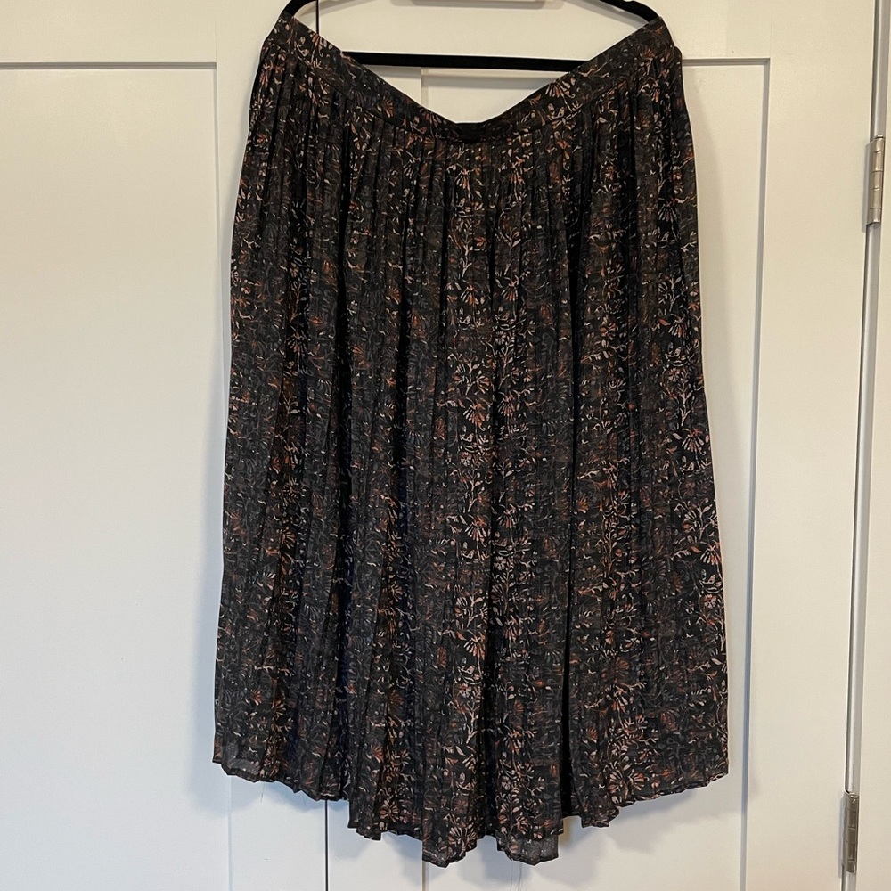 Downing Studio Dark Pink and Purple Flowy MIDI Skirt